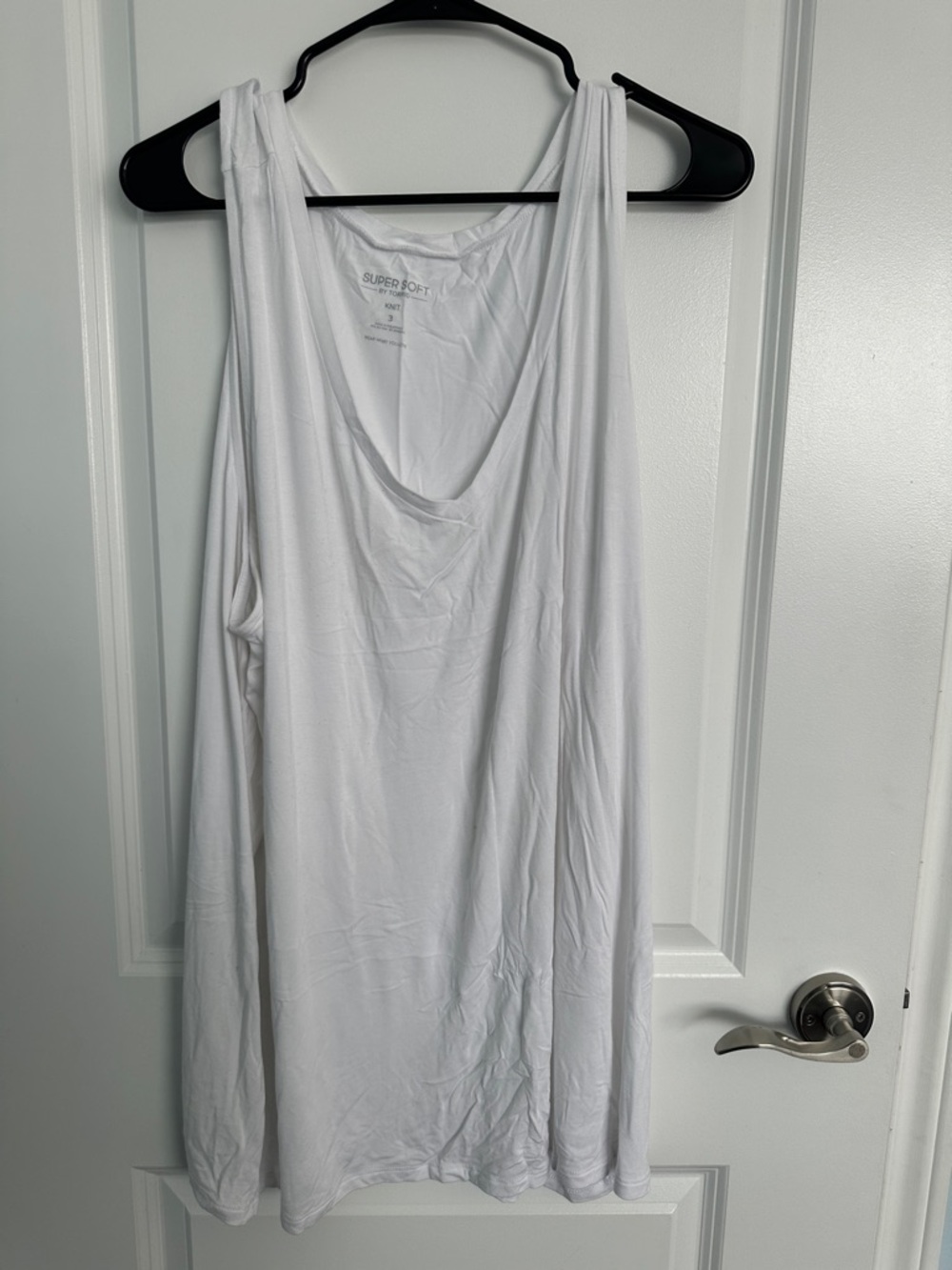 torrid White Scoop Neck Tank Top